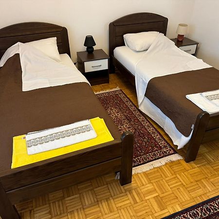 Apartment Share Sarajevo Bagian luar foto
