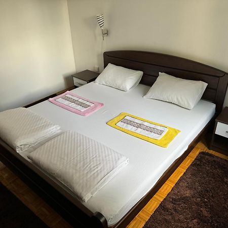 Apartment Share Sarajevo Bagian luar foto