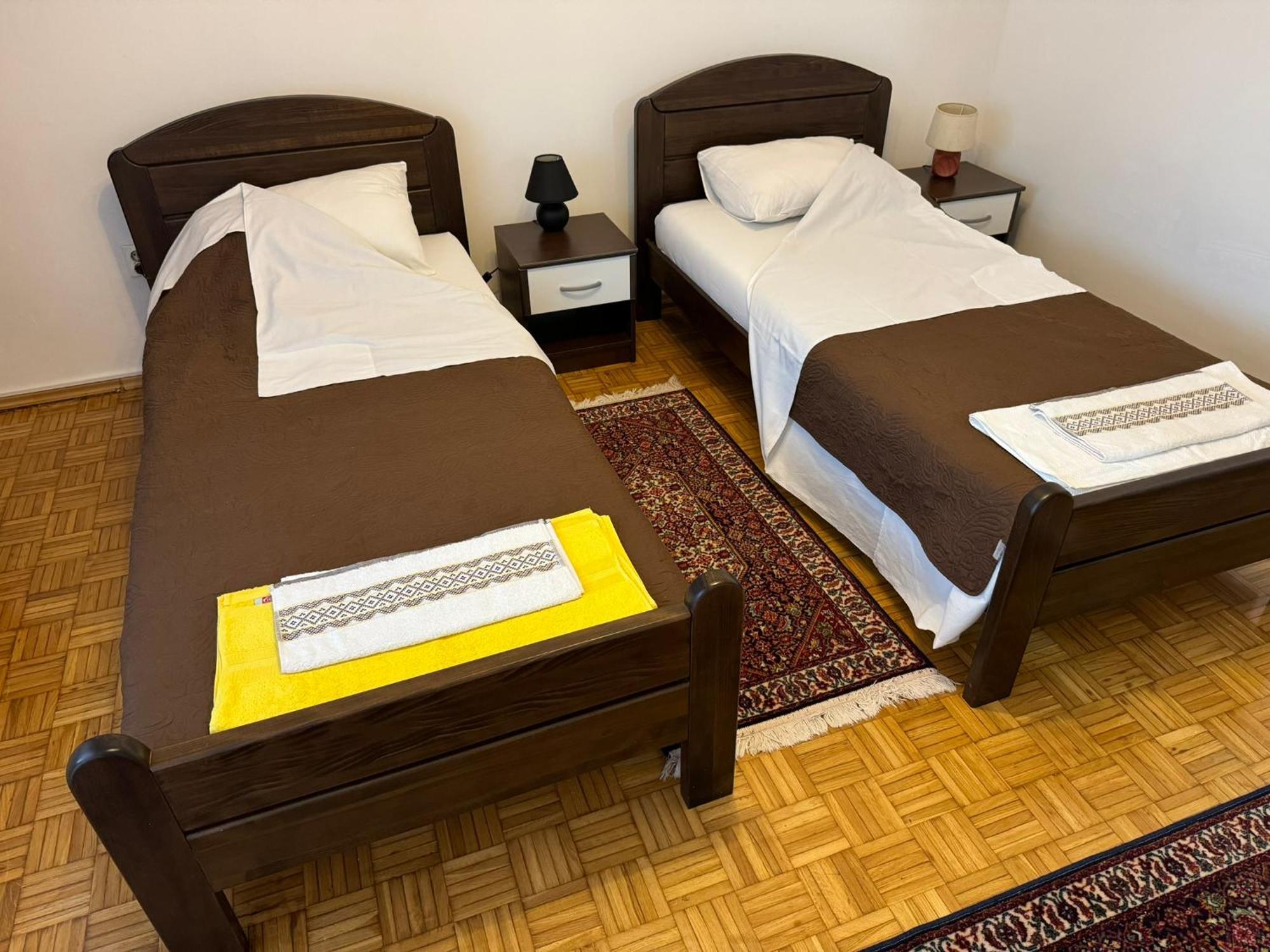 Apartment Share Sarajevo Bagian luar foto