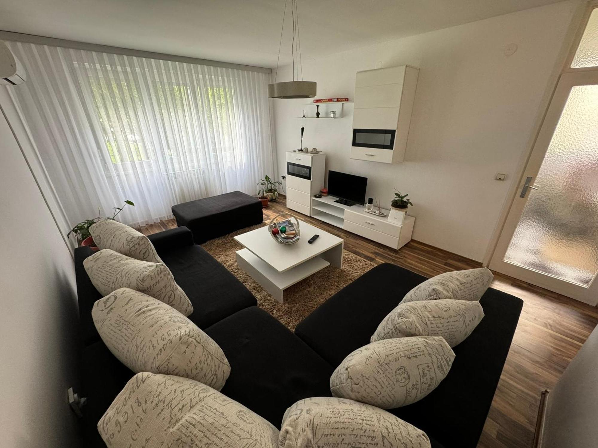Apartment Share Sarajevo Bagian luar foto